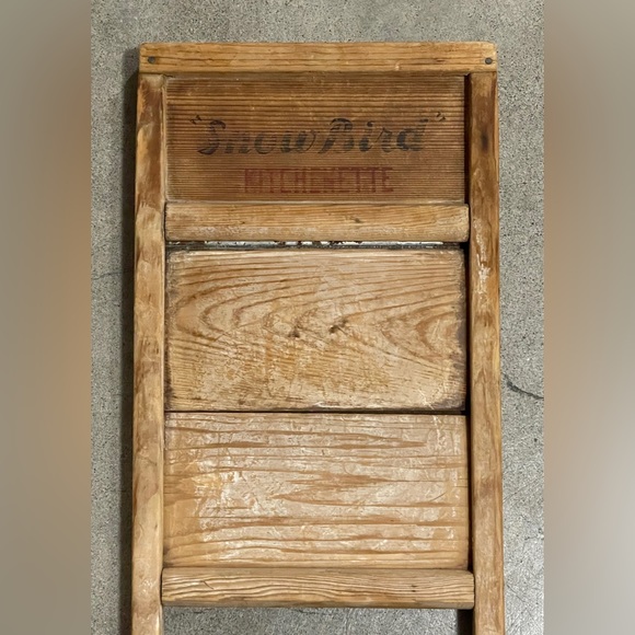 RARE Early 1900’s Rustic “Snowbird” Wooden Washboard - Picture 5 of 10